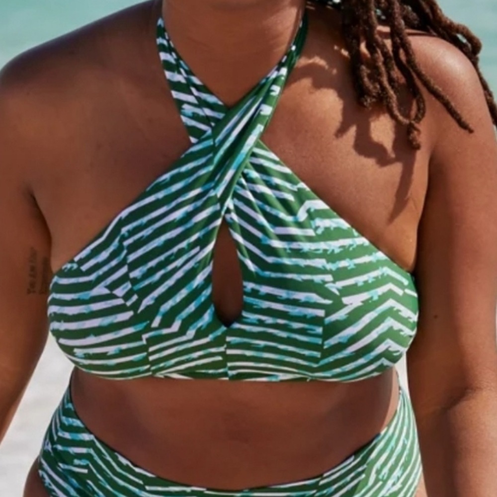 Aerie Green and White Crossover Keyhole Halter Bikini Top‎ Size Small EUC